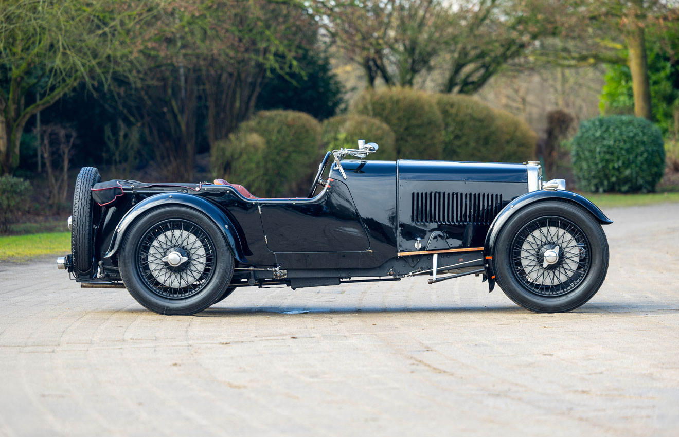 1930-Aston-Martin-international