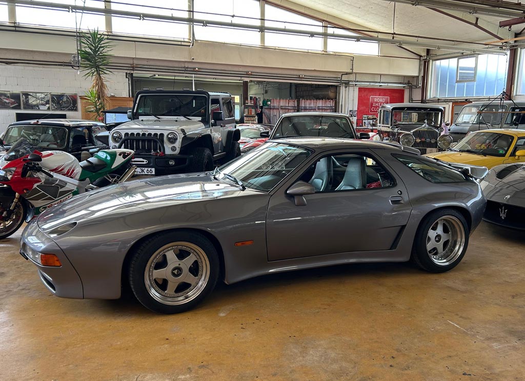 1988 Porsche 928 S4 Strosek