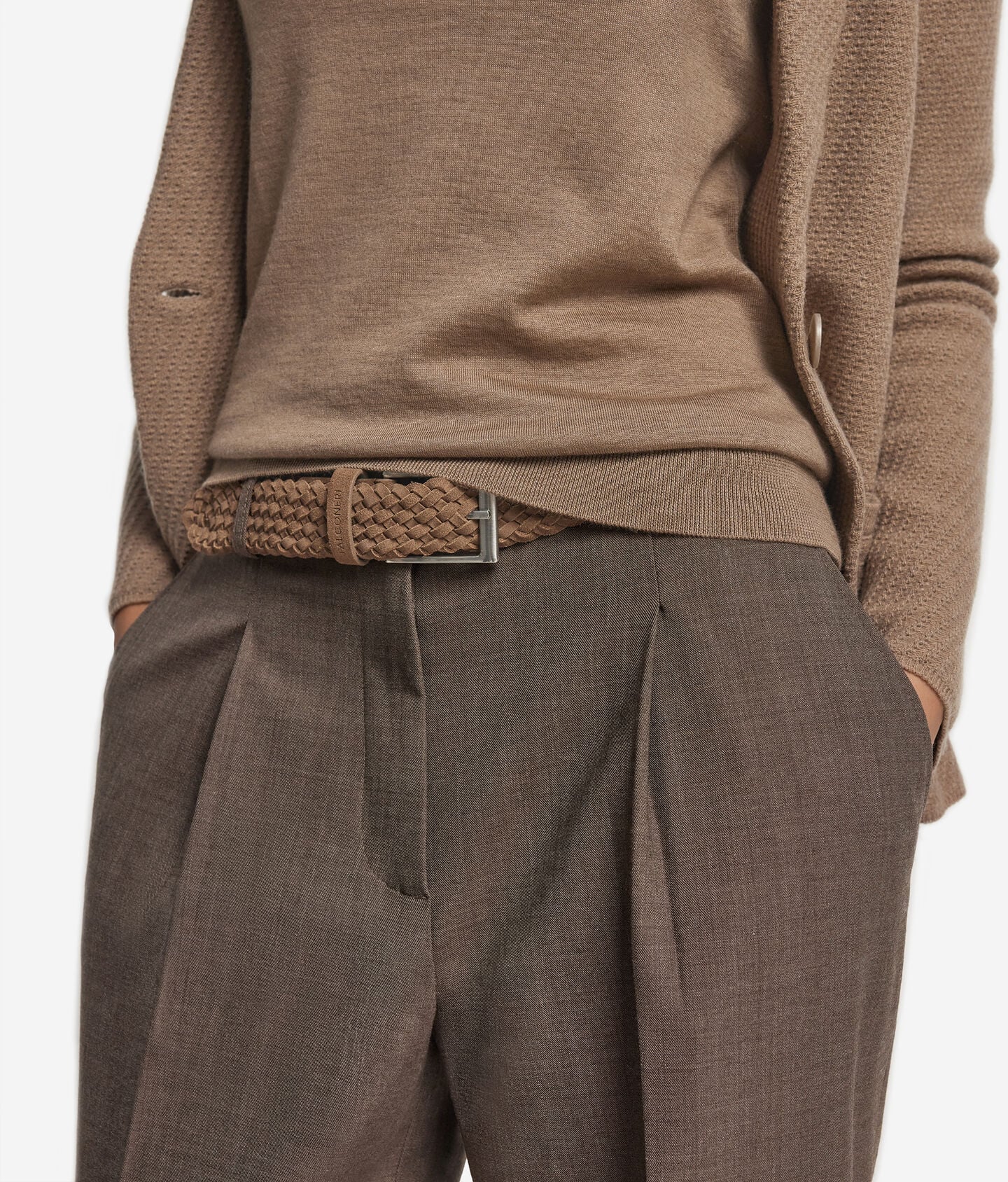 Belt with cable knit pattern