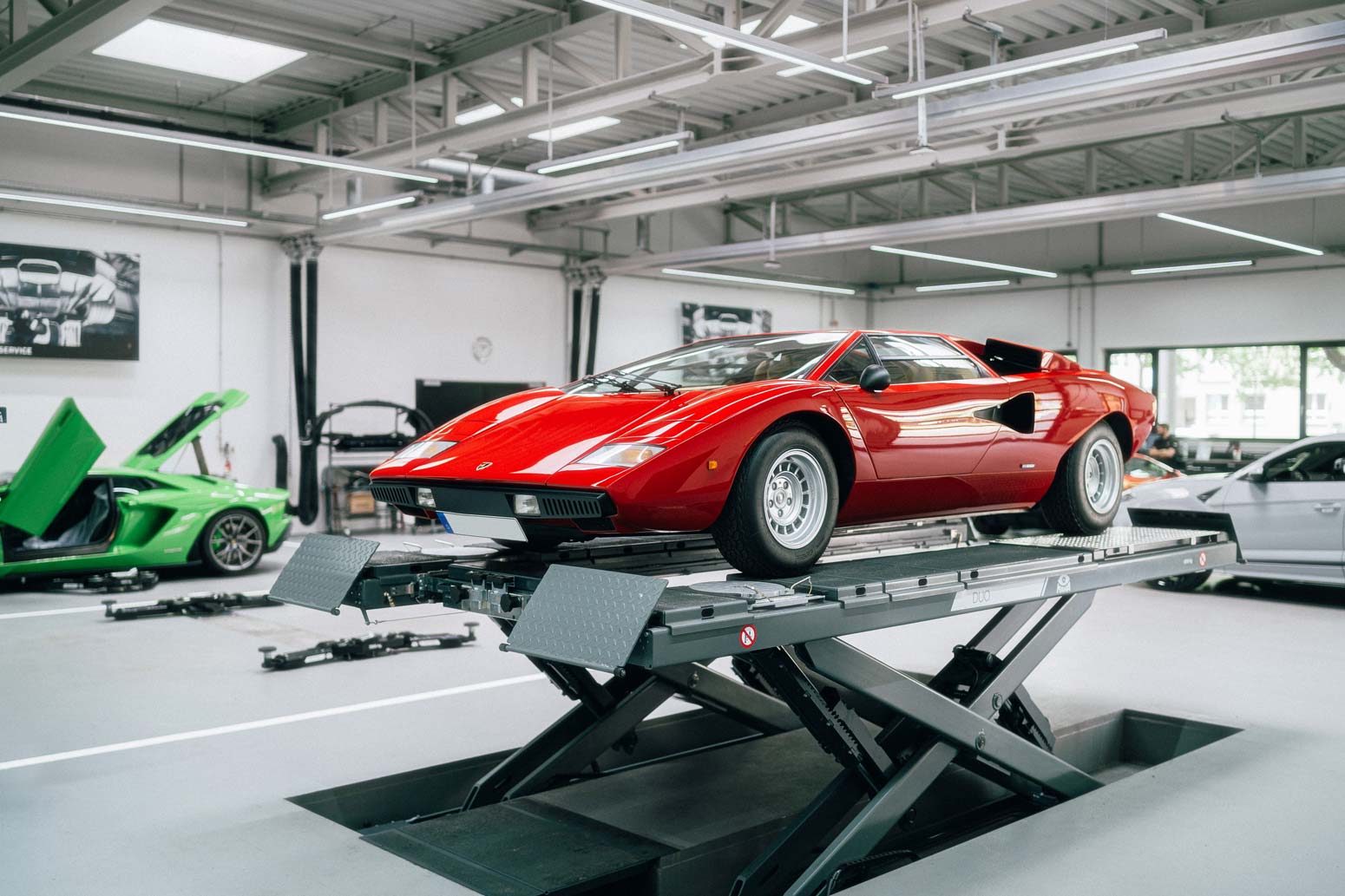 Lamborghini Countach LP400