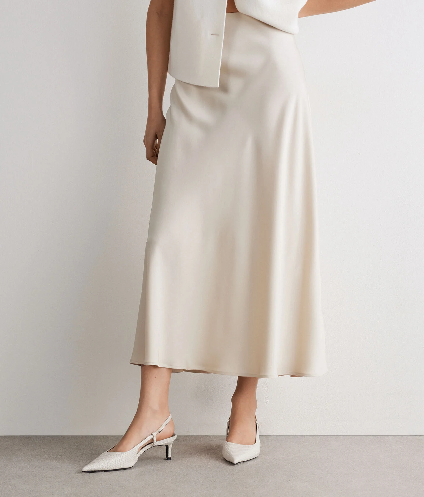 Matte satin skirt