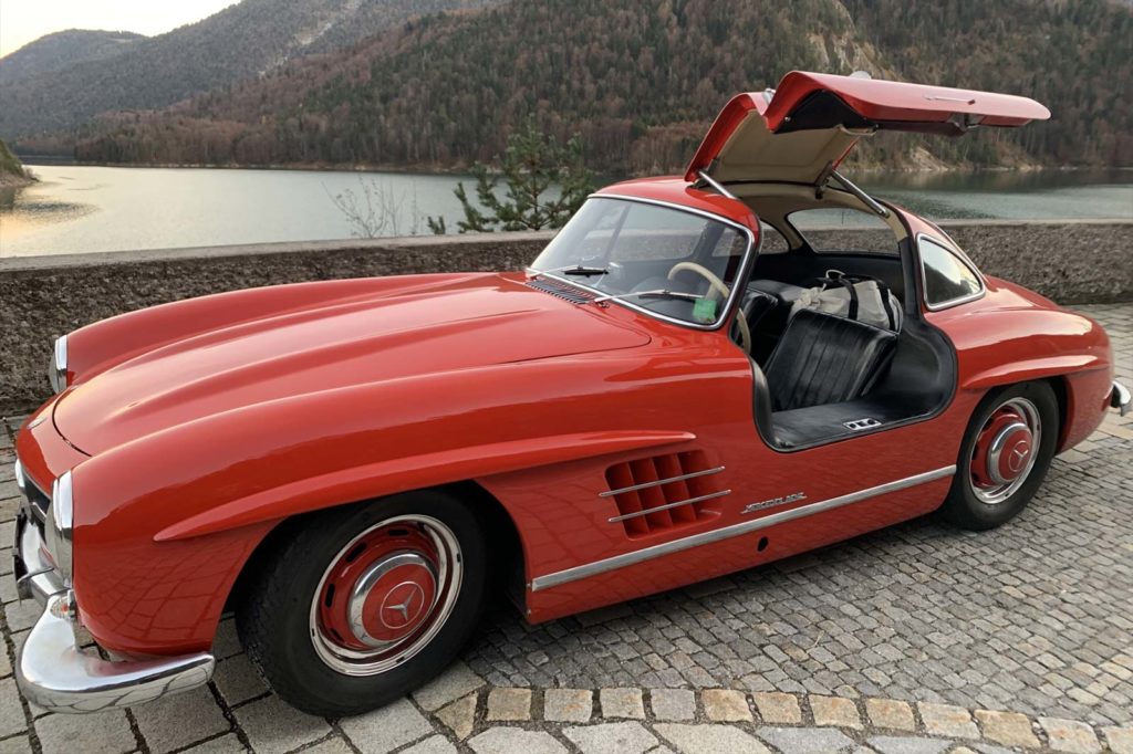 Mercedes Benz Gullwing Red